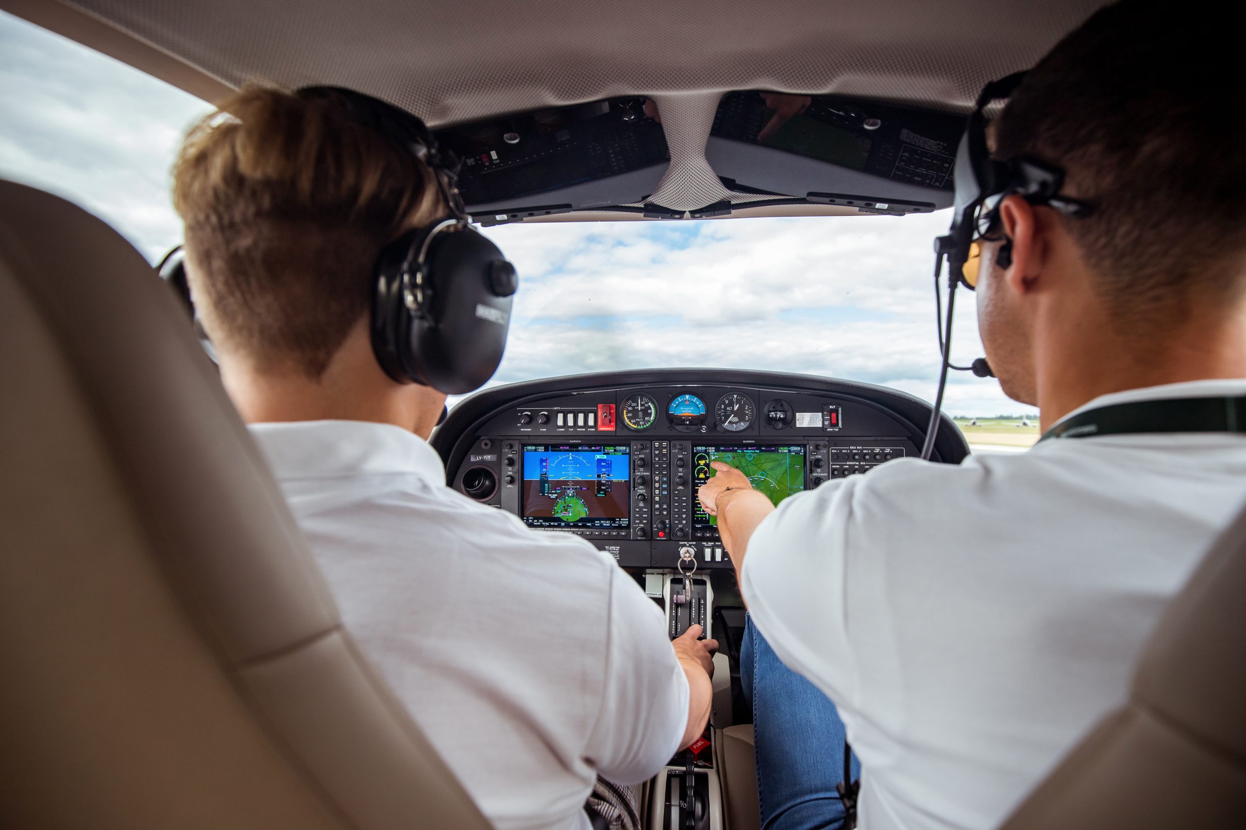 FLIGHT SCHOOL Airhub Training